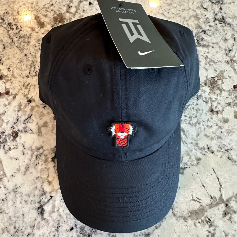 Tiger Woods Nike Heritage 86 - Frank Hat - RARE LIMITED (Black) - NEW
